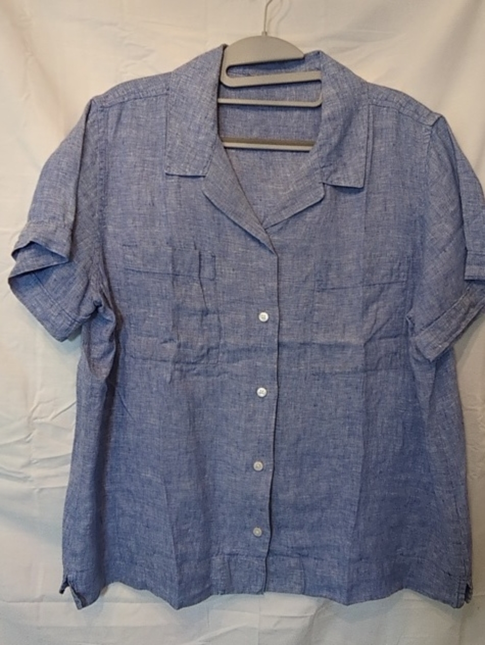L.L. Bean Short-Sleeve Chambray Button-Front Shirt in Light Blue